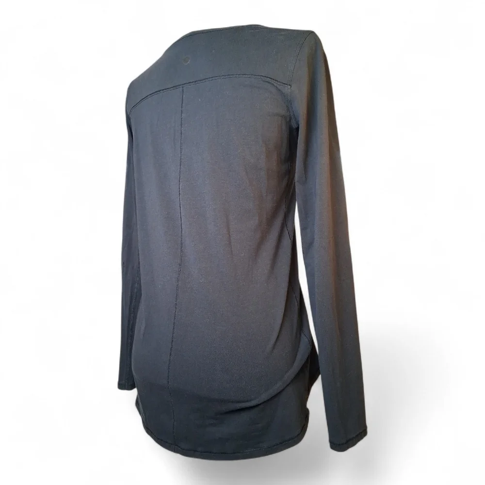 lululemon athletica Black Long Sleeve Scoop Neck Tee Size 8